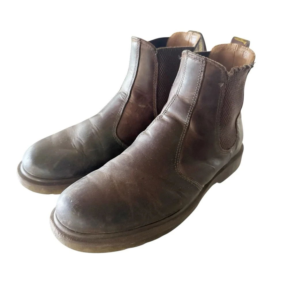 Dr. Martens 2976 SZ 9 Yellow Stitch Crazy Horse Leather Brown Men Chelsea Boots